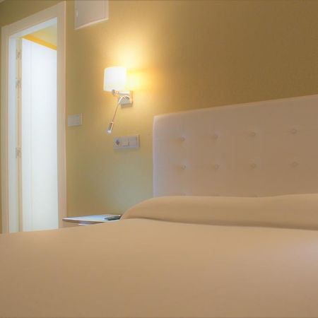 Hotel Rosal オビエド エクステリア 写真