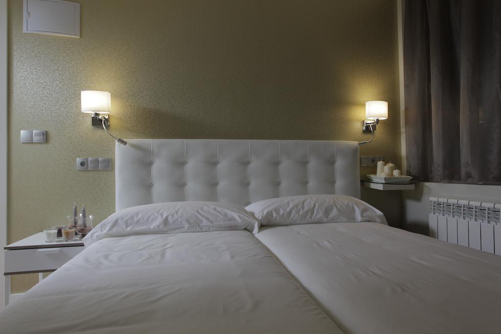 Hotel Rosal オビエド 部屋 写真