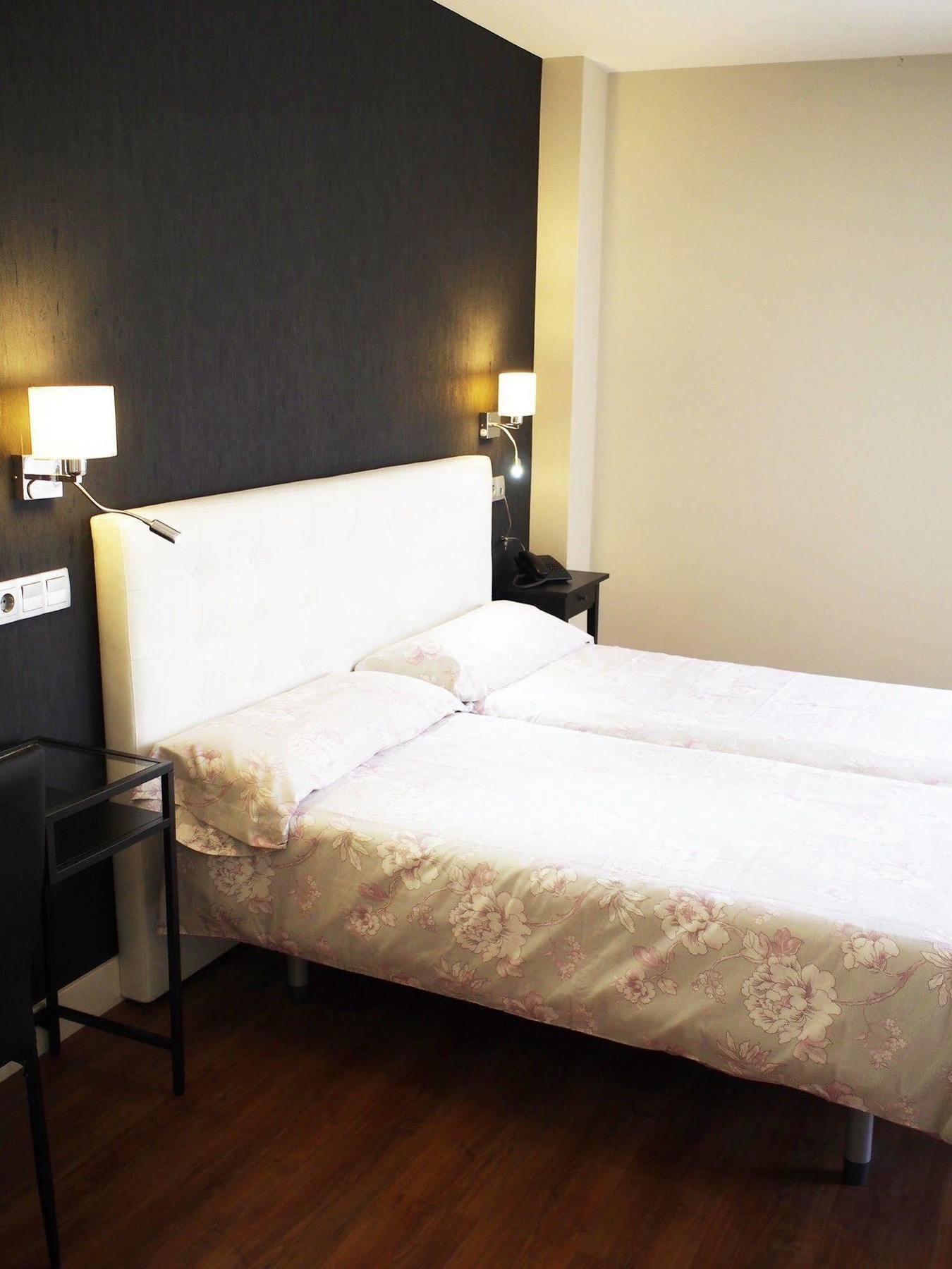 Hotel Rosal オビエド エクステリア 写真
